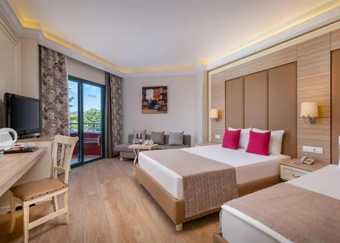 Delphin Deluxe Complex