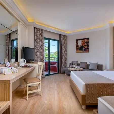 Delphin Deluxe Ośrodek wypoczynkowy 5*