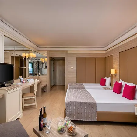 Delphin Deluxe Ośrodek wypoczynkowy 5*