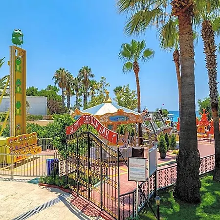 Delphin Deluxe Rezort 5*